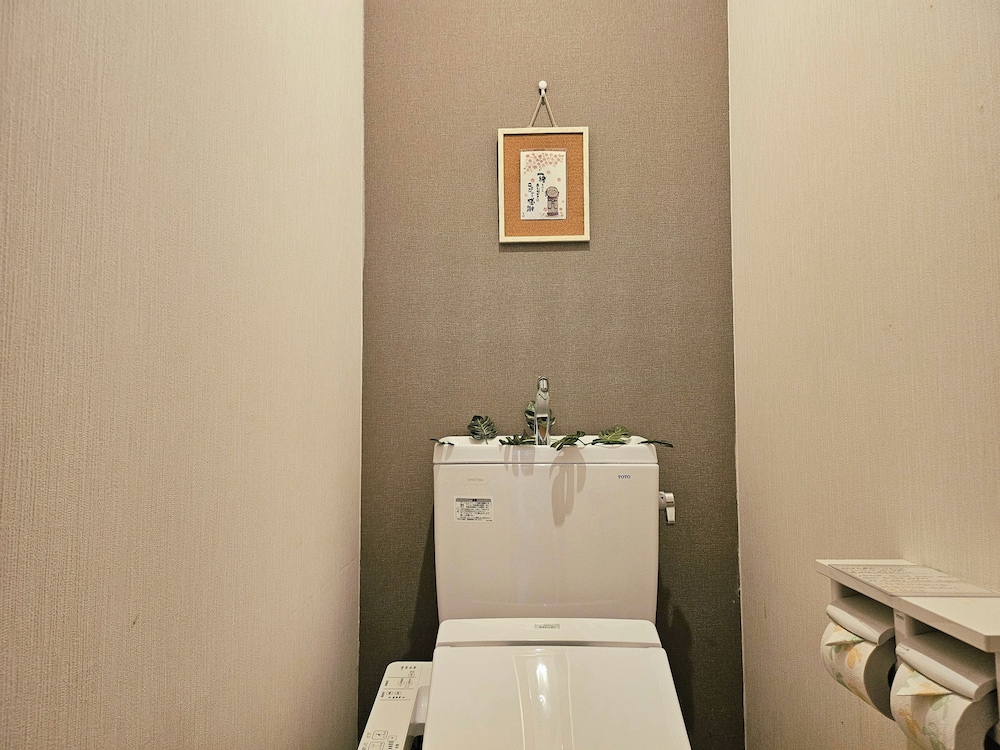 ウッドデッキ付きコテージ バスルーム1 | SLOTH GLAMPING