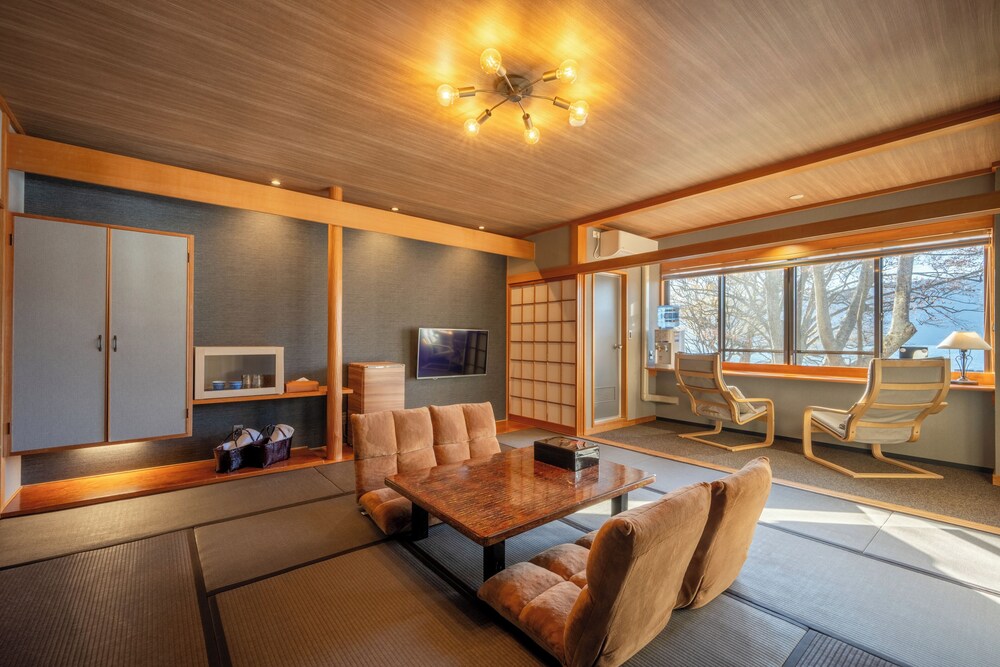 デラックス和室 禁煙 客室15 | 十和田湖畔 桜楽