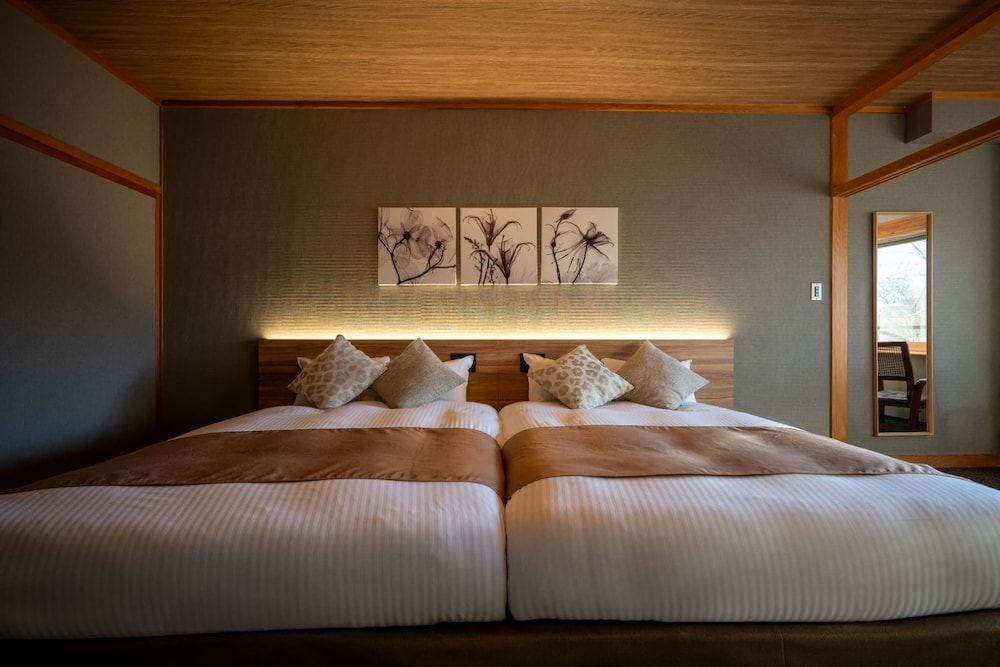 シグネチャー ルーム | 十和田湖畔 桜楽