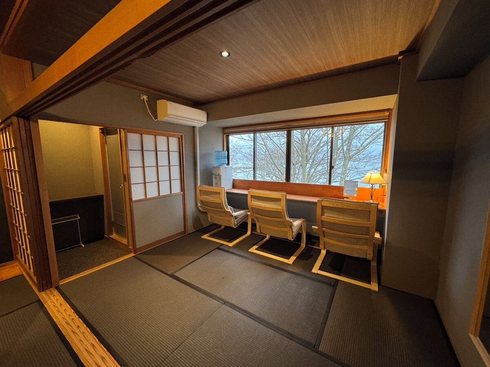 デラックス和室 禁煙 客室3 | 十和田湖畔 桜楽