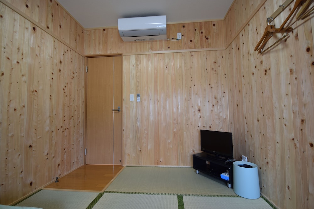 スタンダード 和室 客室2 | 民宿西泊