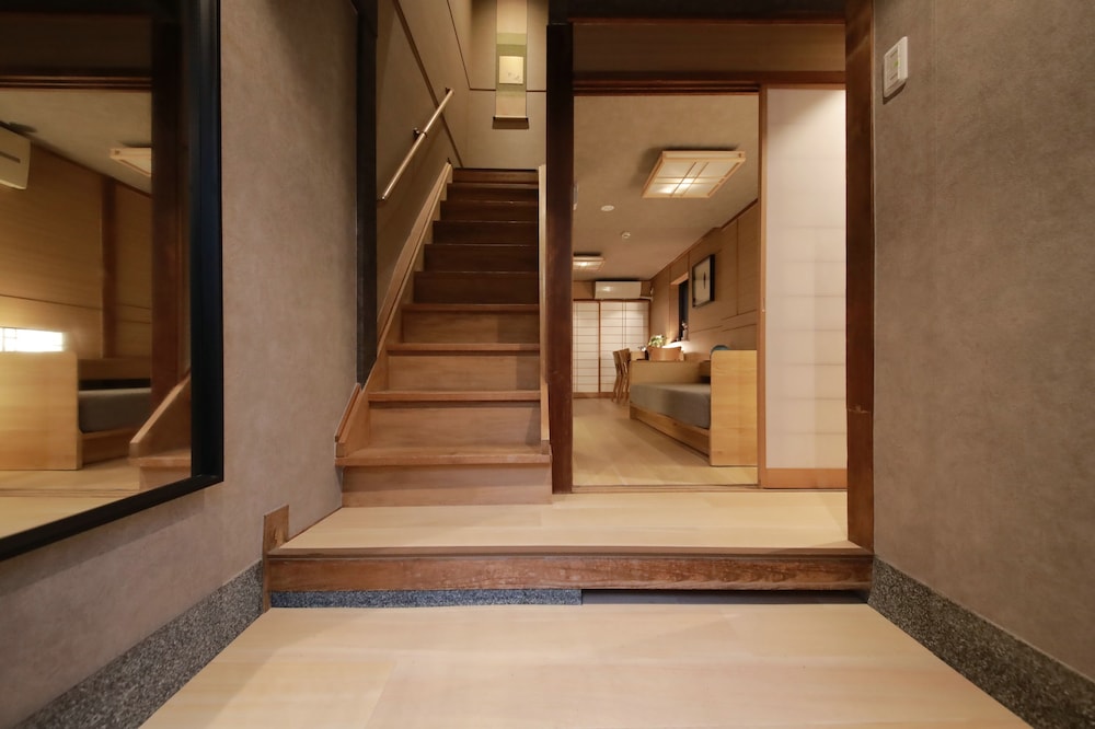 内部エントランス1 | Shiki Homes | IKKO 一耕の宿 10