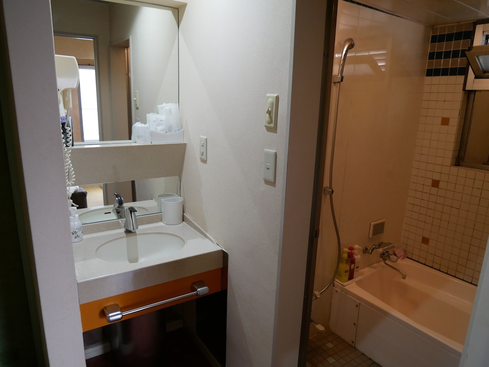 ダブルルーム 喫煙可 バスルーム5 | 国際ホテル歌舞伎町