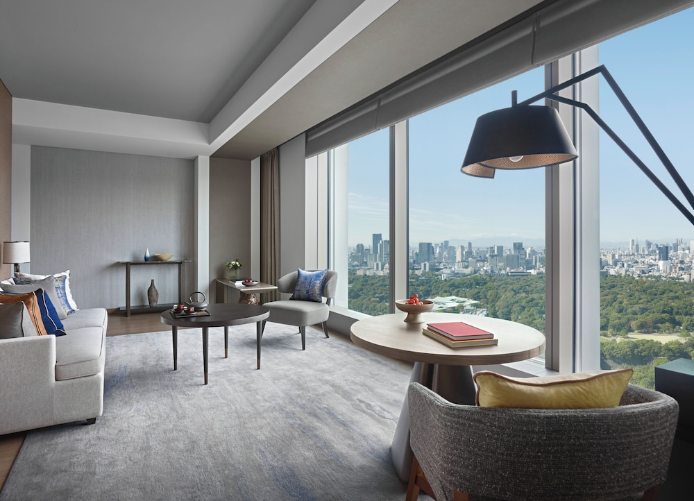 プレミア スイート | フォーシーズンズホテル東京大手町