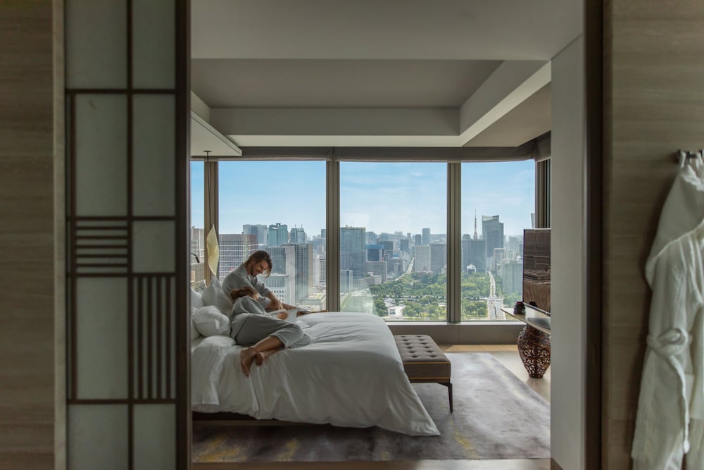 パノラマスイート 客室1 | フォーシーズンズホテル東京大手町