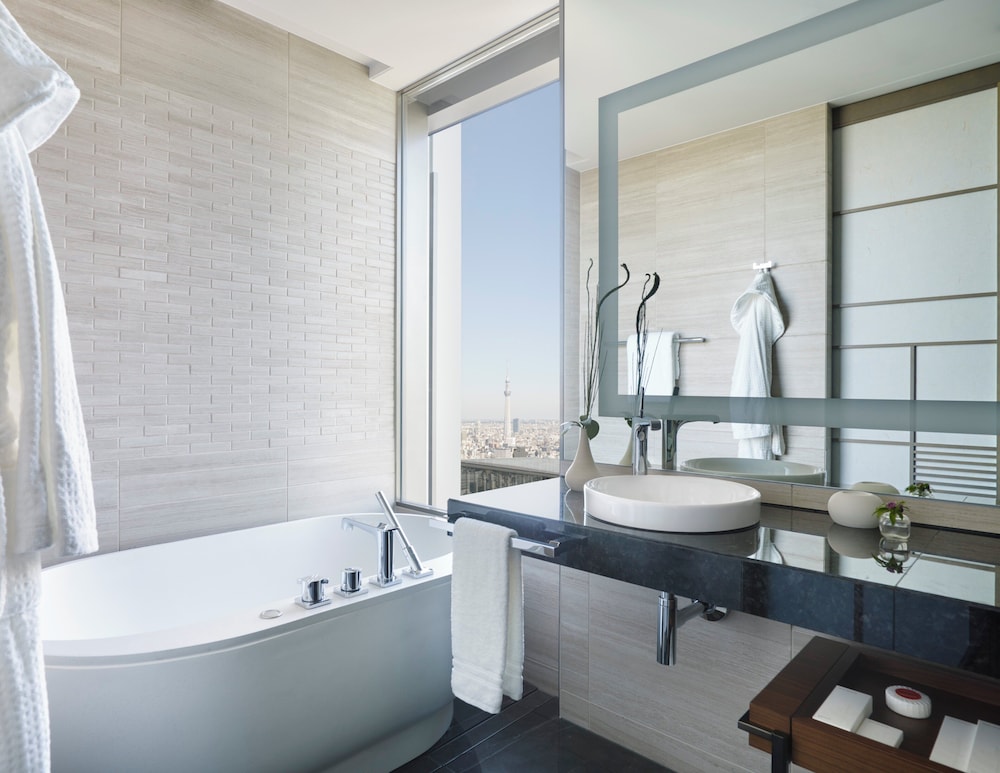 プレミア ルーム キングベッド 1 台 バスルーム0 | フォーシーズンズホテル東京大手町