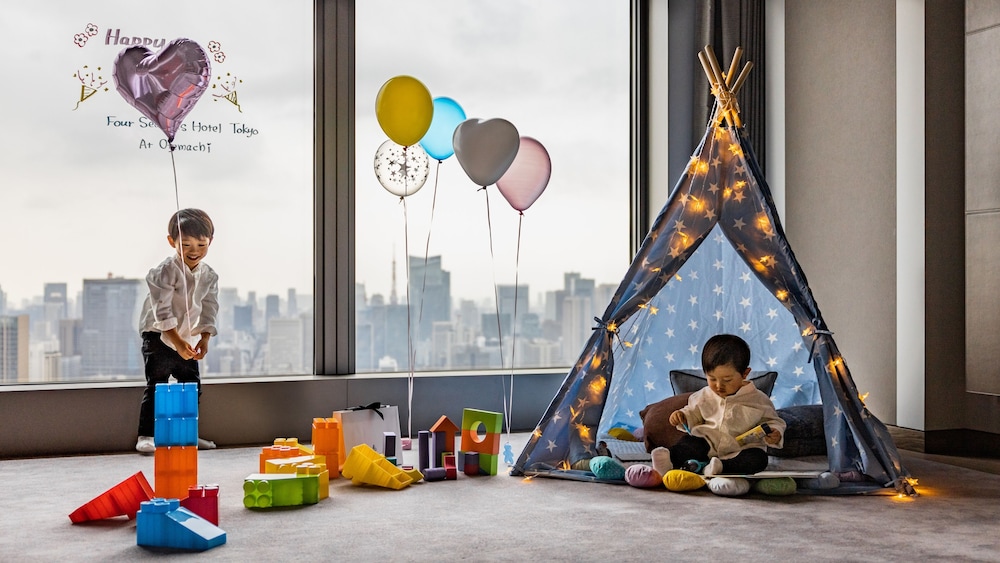 スイート (Imperial Garden View) 客室の設備とサービス0 | フォーシーズンズホテル東京大手町