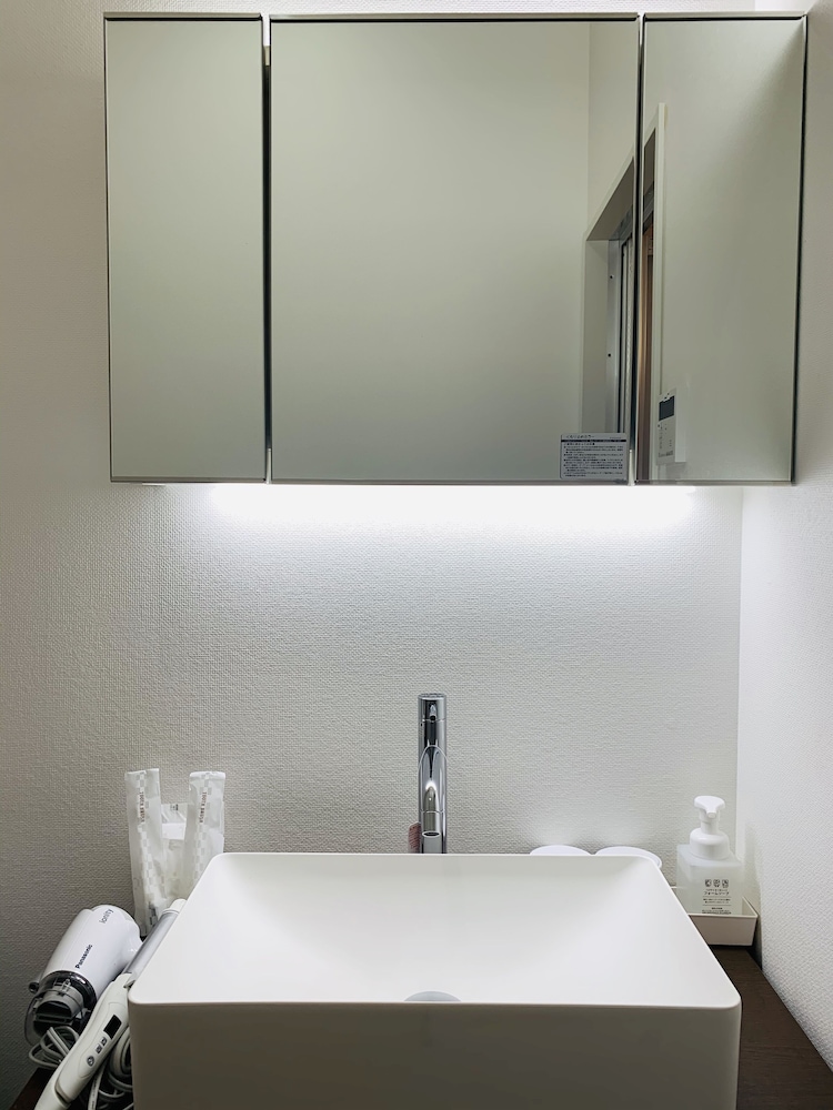 キングベッドルーム バスルームのシンク0 | カルタホテル京都別邸