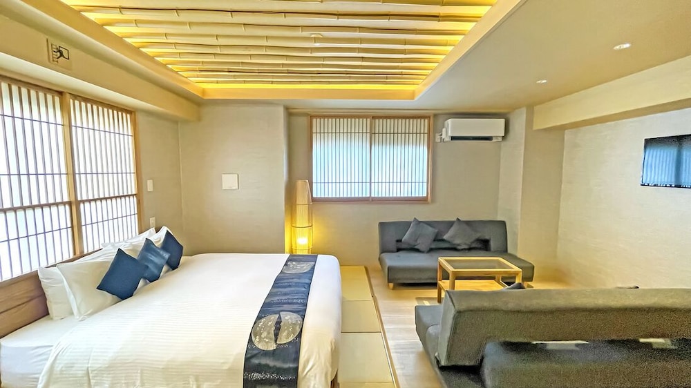 クイーンスイート スパバス付 | Stay SAKURA Tokyo 新宿 百蔵