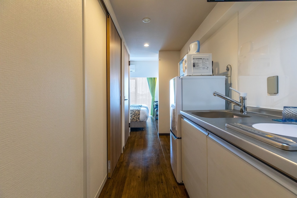 エコノミー ツインルーム 専用簡易キッチン0 | Mr.KINJO in front of Manza Beach