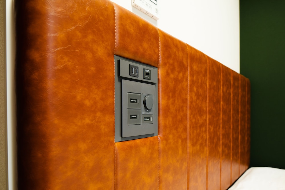 シングルルーム A ダブルベッド 1 台 禁煙 (2名利用) 客室1 | JR 西日本グループ ヴィアインプライム広島新幹線口 <紅葉の湯>