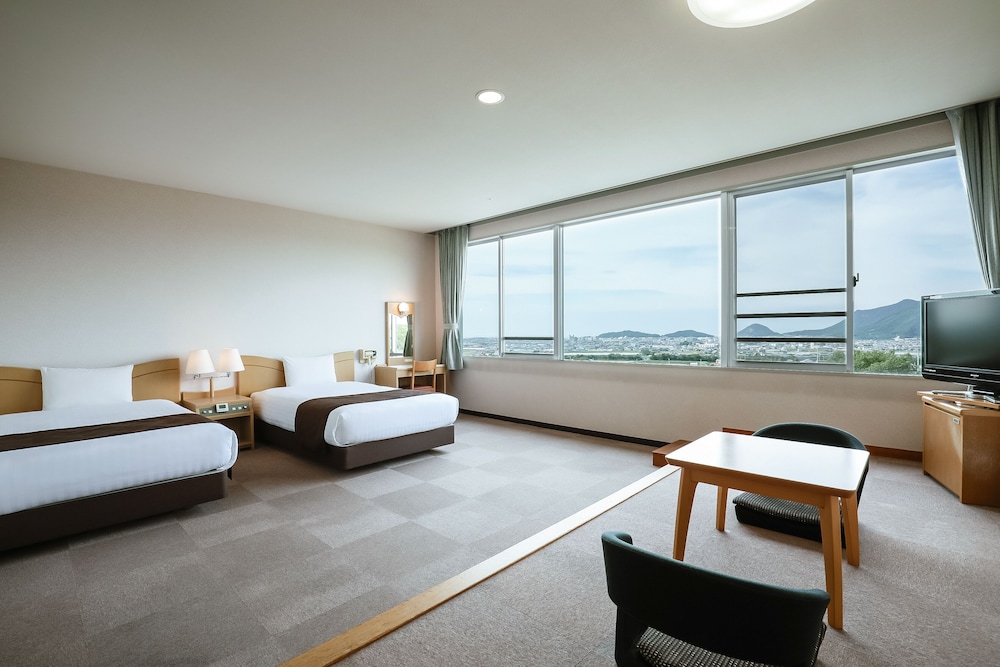 スーペリアツインルーム（バス付）禁煙 | 亀の井ホテル 観音寺