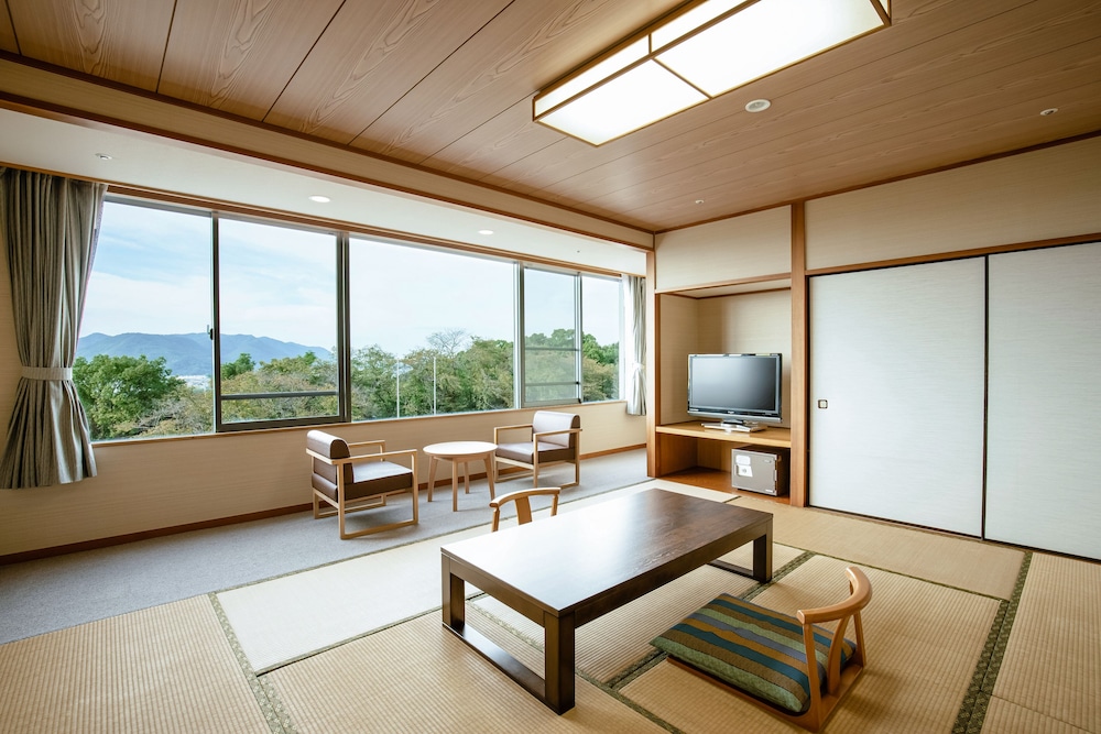 和室10畳 禁煙 | 亀の井ホテル 観音寺