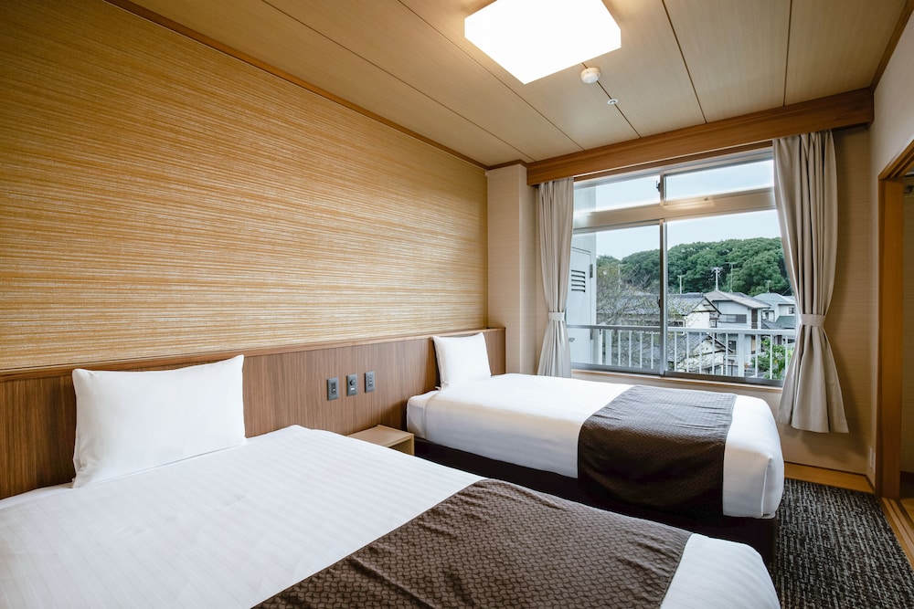 スタンダード ツインルーム 禁煙 客室1 | 亀の井ホテル 観音寺