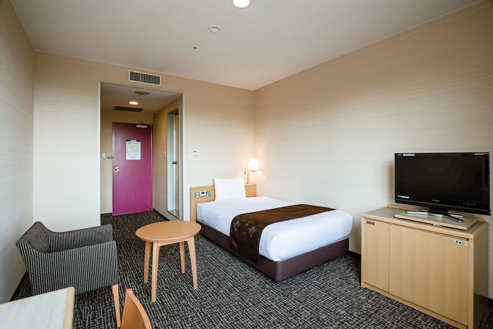 セミダブルルーム(バス付)禁煙 客室1 | 亀の井ホテル 観音寺