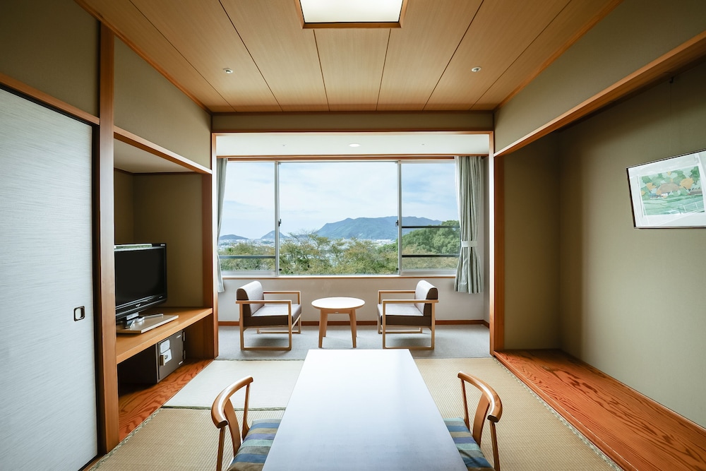 客室1 | 亀の井ホテル 観音寺 客室1 | 亀の井ホテル 観音寺