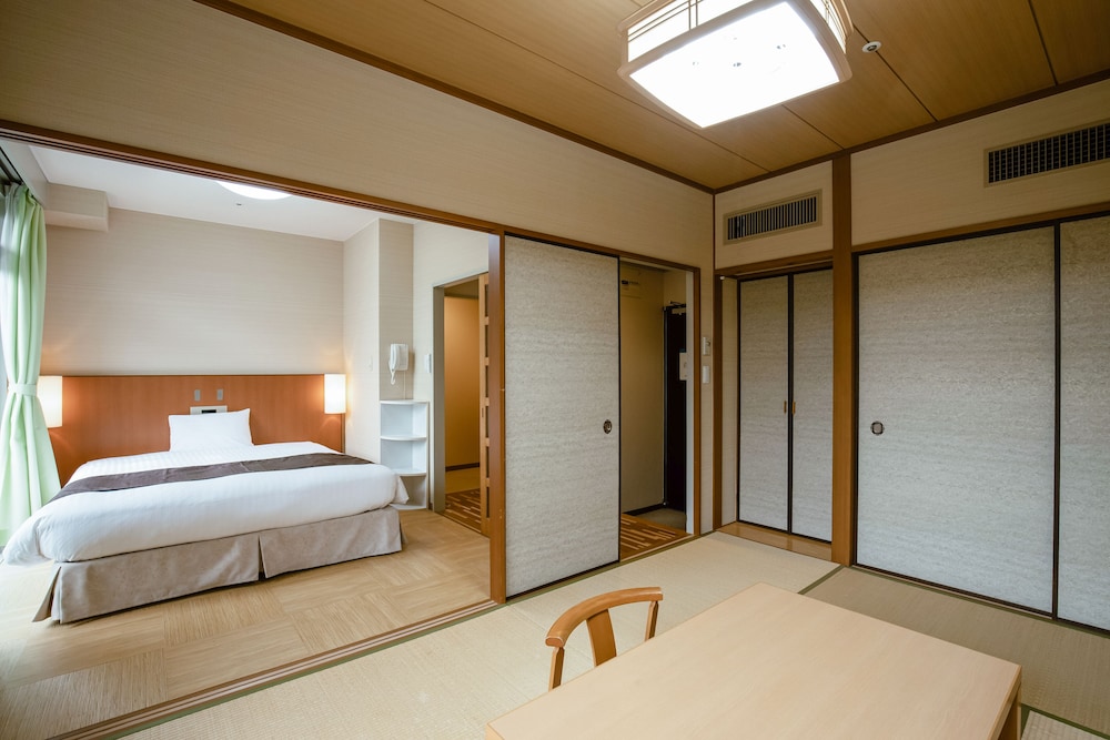 別館和洋室 禁煙 客室1 | 亀の井ホテル 観音寺