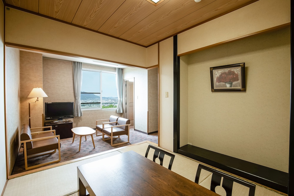 特別和洋室 (バス付) 禁煙 | 亀の井ホテル 観音寺