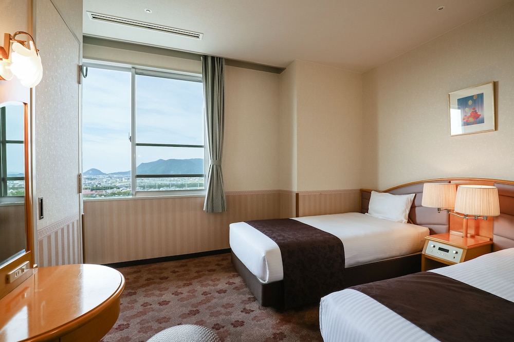 特別和洋室 (バス付) 禁煙 客室2 | 亀の井ホテル 観音寺