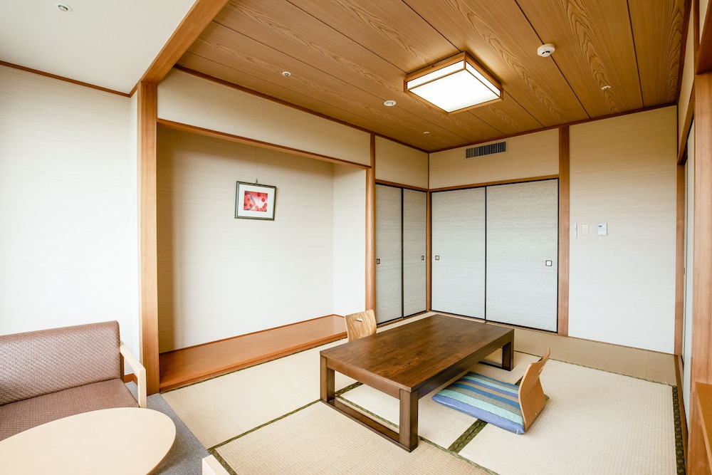 和室6畳2間 禁煙 客室2 | 亀の井ホテル 観音寺