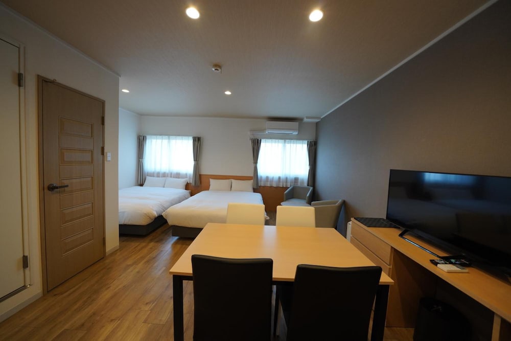 デラックス ツインルーム (23時以降のチェックインはできませんのでご注意ください) | HOTEL R9 The Yard 足利福富