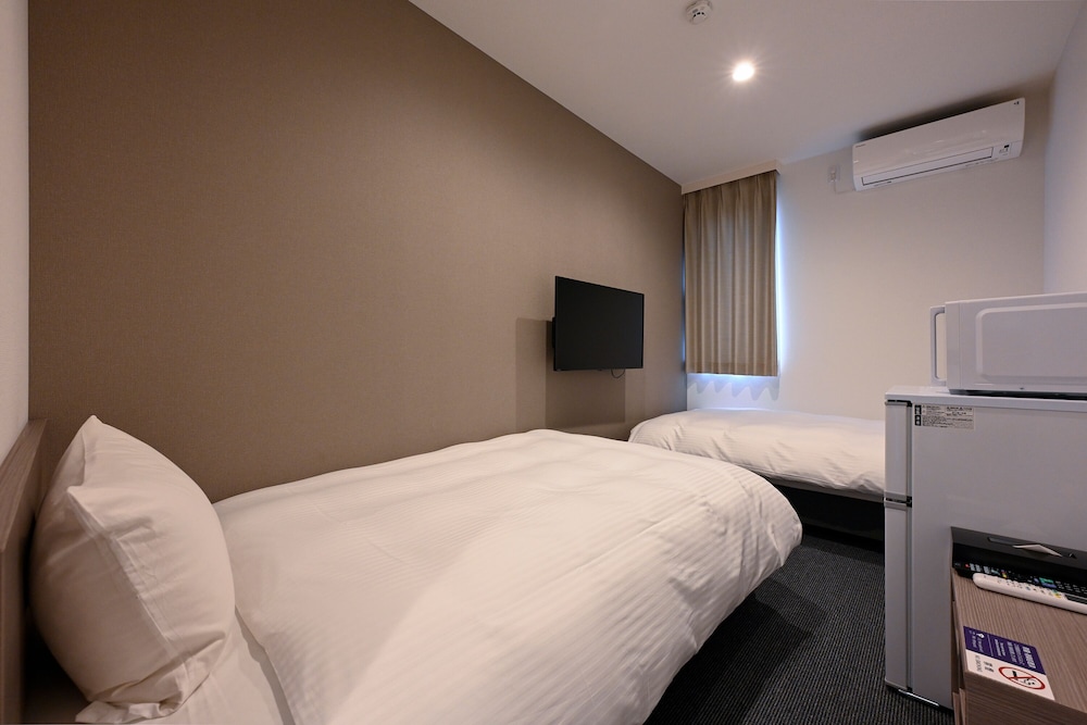 スタンダード ツインルーム (23時以降のチェックインはできませんのでご注意ください) | HOTEL R9 The Yard 足利福富