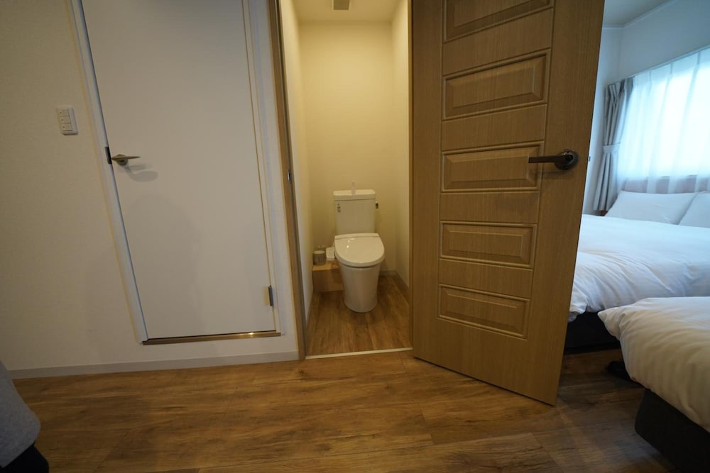デラックス ツインルーム (23時以降のチェックインはできませんのでご注意ください) 客室2 | HOTEL R9 The Yard 足利福富