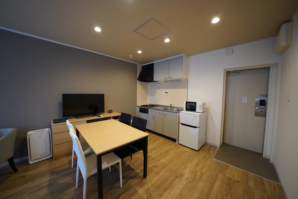 デラックス ツインルーム (23時以降のチェックインはできませんのでご注意ください) 専用キッチン0 | HOTEL R9 The Yard 足利福富