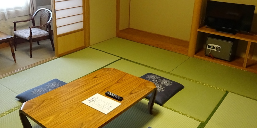 星空の見える和室 10畳 トイレ付 客室2 | ニュー横手
