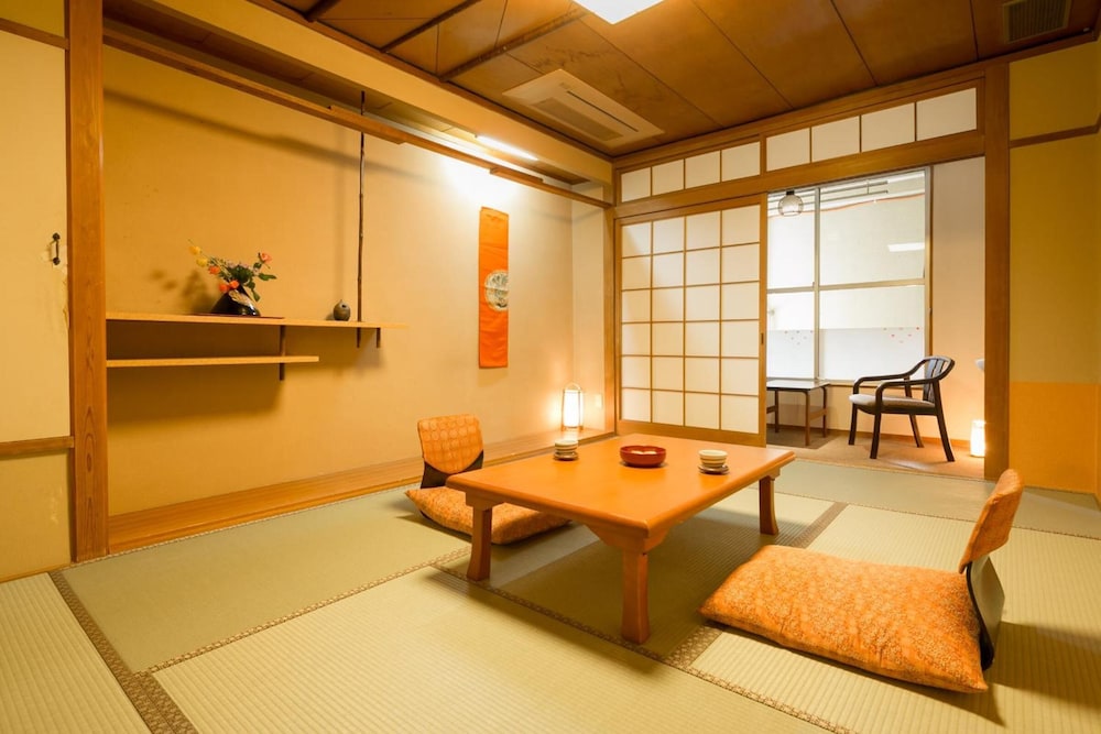 和室7.5畳 WC付 素泊まり | 道後グランド ホテル