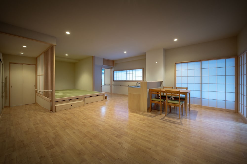 スイート 専用バスルーム付 | YUMORI ONSEN HOSTEL