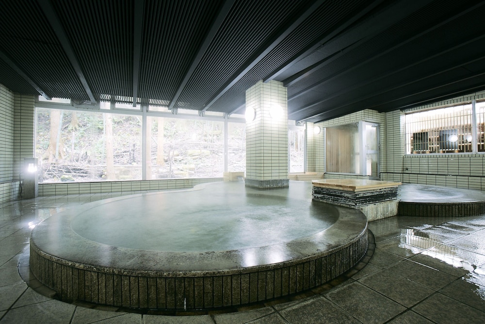 和室 4人部屋 バスルーム0 | YUMORI ONSEN HOSTEL
