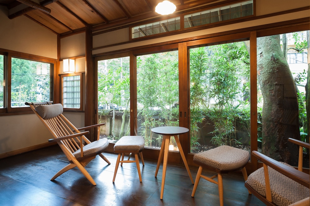 101ベーシック ツインルーム シングルベッド 2 台 お手洗い付き 禁煙 1 階 客室の設備とサービス0 | 環翠楼別館