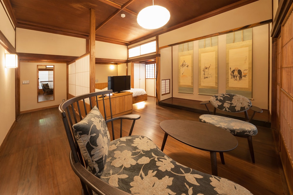 302 ベーシック ツインルーム シングルベッド 2 台 禁煙 | 環翠楼別館