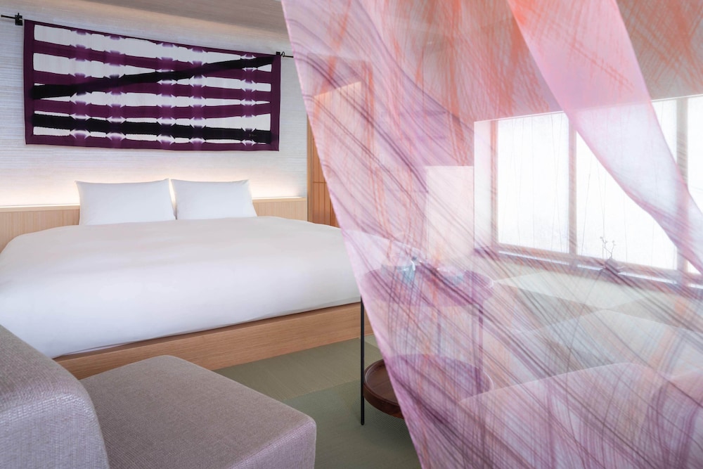 デラックスキングルーム | THE JUNEI HOTEL 京都