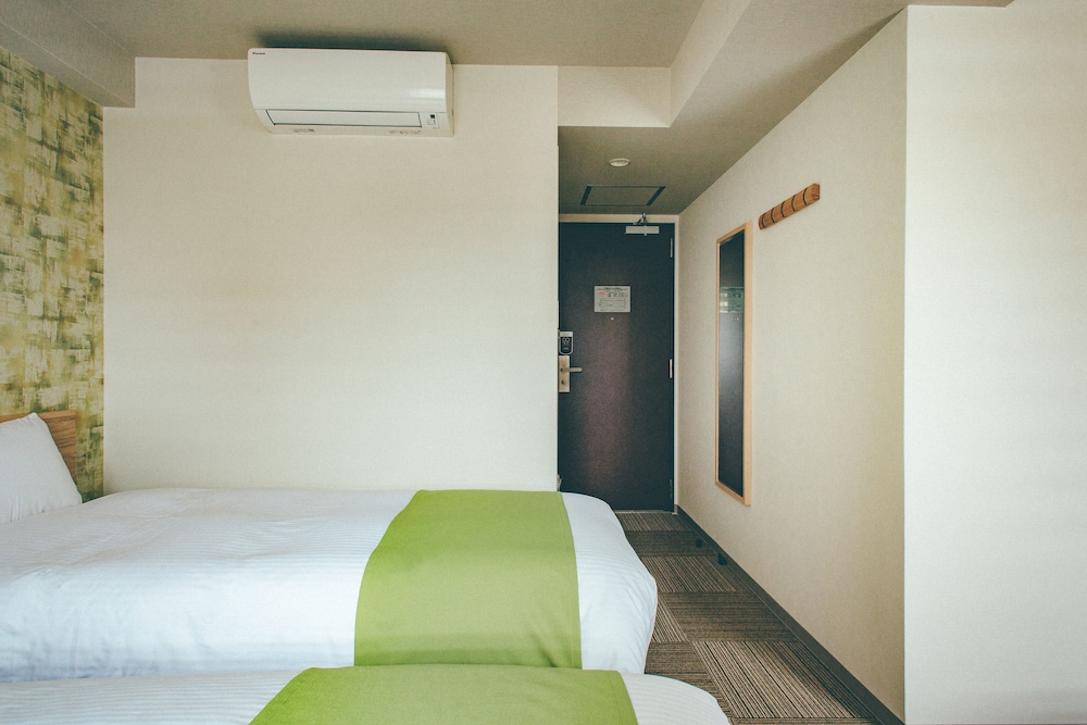 デラックス ツインルーム 喫煙可 客室19 | くれたけイン プレミアム大垣駅前