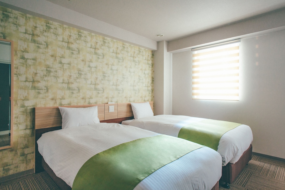 デラックス ツインルーム 喫煙可 客室22 | くれたけイン プレミアム大垣駅前