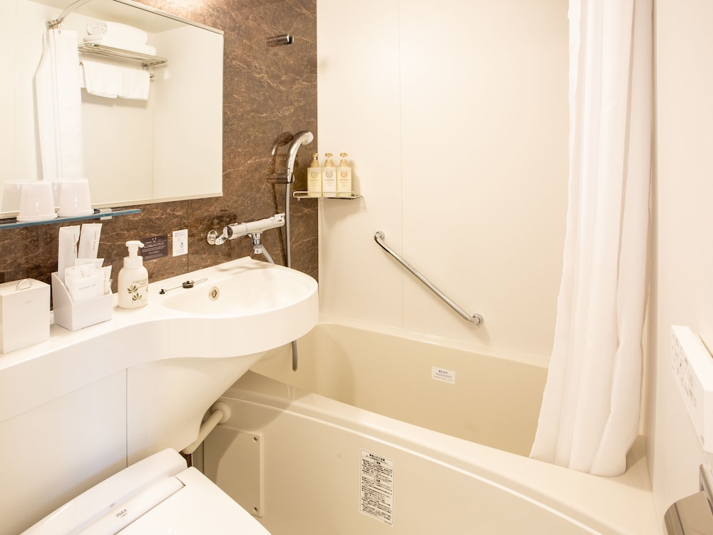 デラックス ツインルーム 喫煙可 バスルーム0 | くれたけイン プレミアム大垣駅前