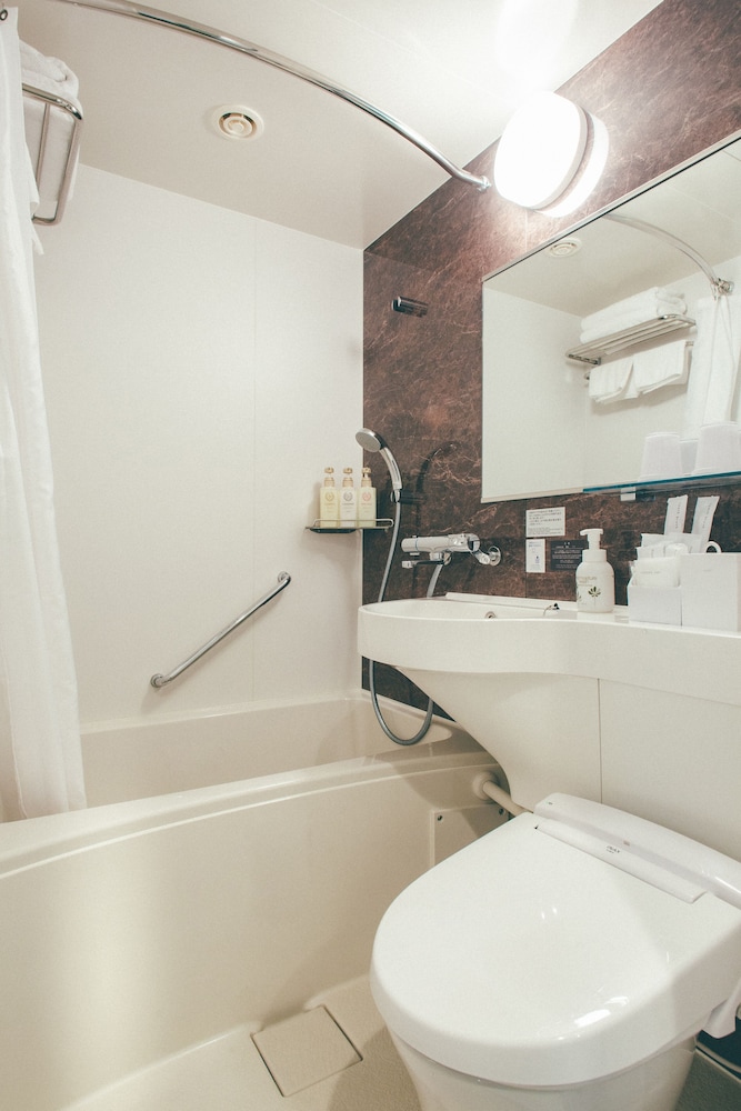 デラックス ツインルーム 喫煙可 バスルーム1 | くれたけイン プレミアム大垣駅前