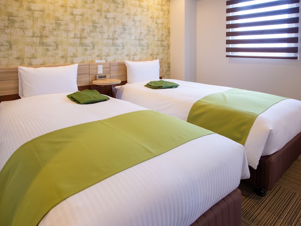 デラックス ツインルーム 喫煙可 客室1 | くれたけイン プレミアム大垣駅前