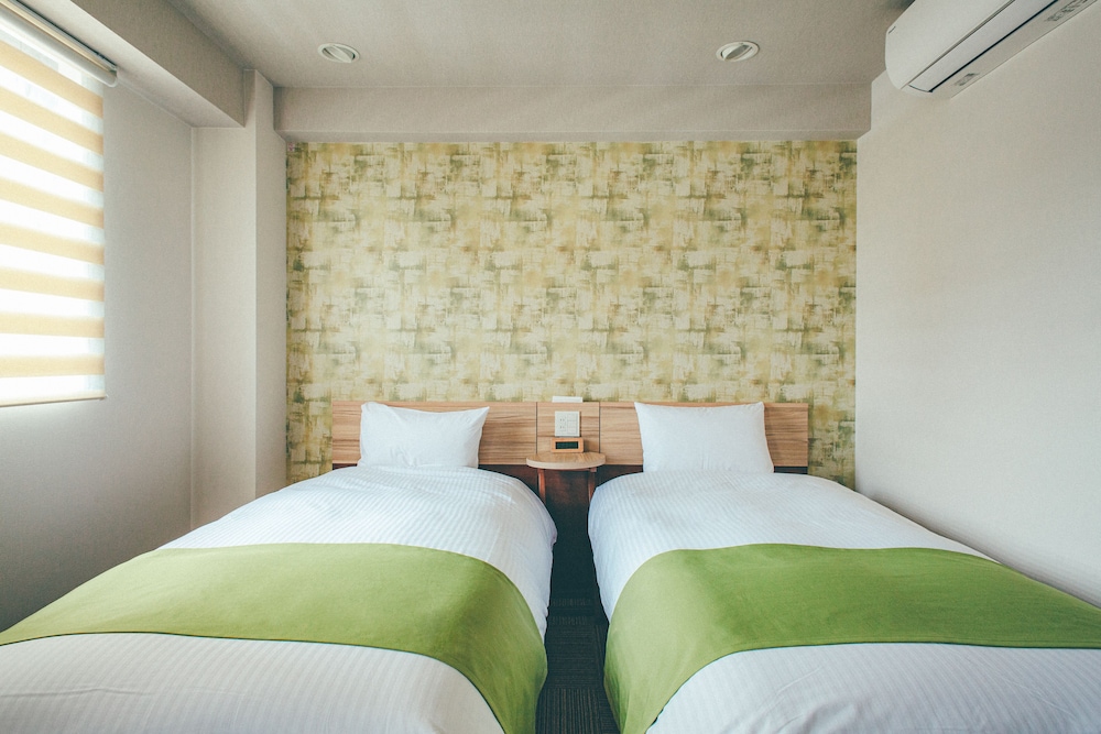 デラックス ツインルーム 喫煙可 客室12 | くれたけイン プレミアム大垣駅前