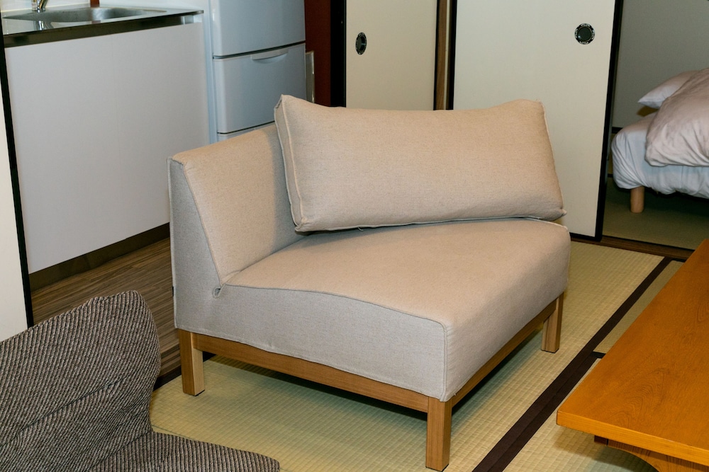 一棟貸し (部屋面積:50平米) リビング エリア1 | Kyomachiya House IZO