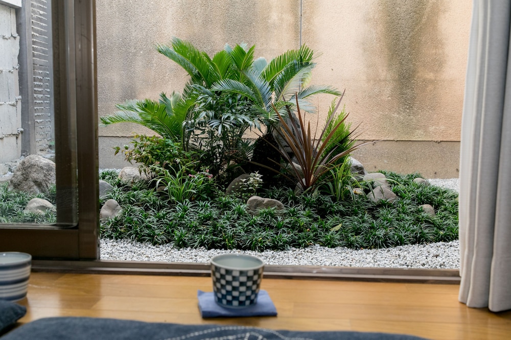 一棟貸し (部屋面積:50平米) ガーデン ビュー0 | Kyomachiya House IZO