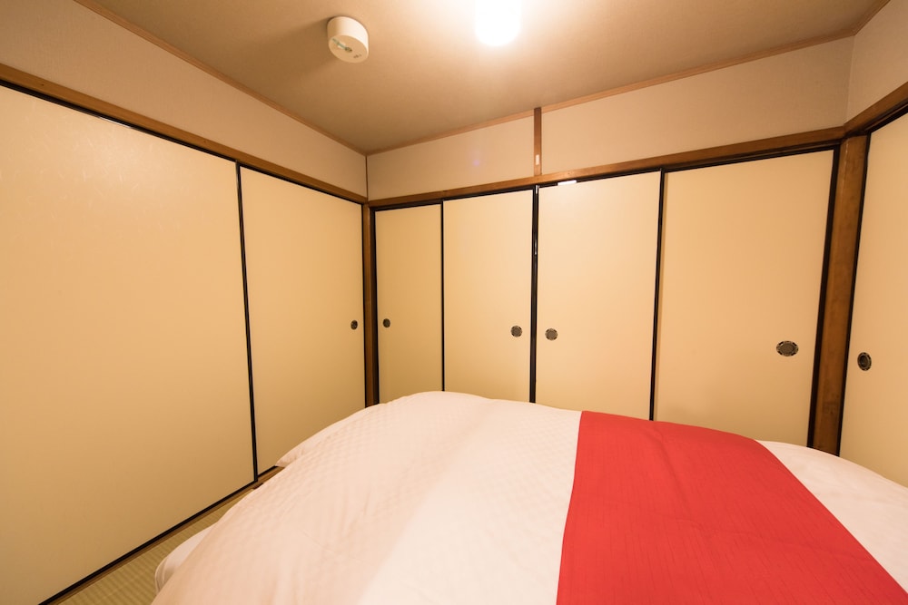 一棟貸し (部屋面積:50平米) 客室7 | Kyomachiya House IZO