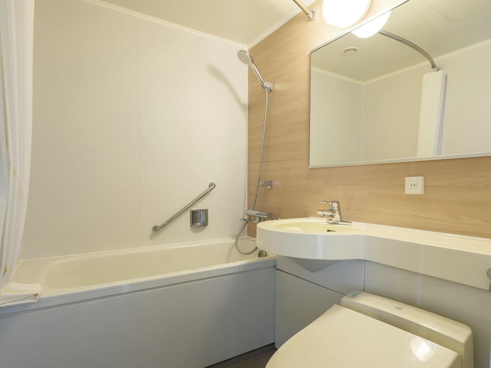 ファミリーフォース（バス付）禁煙 バスルーム0 | 亀の井ホテル 大洗