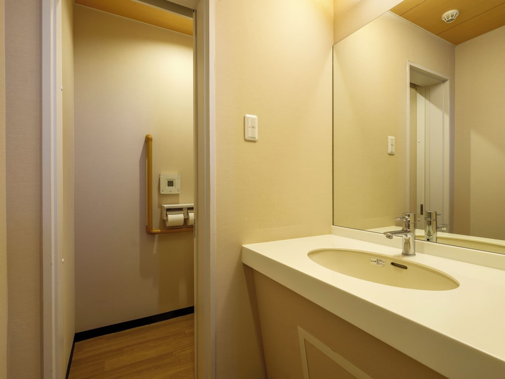 スタンダード トリプルルーム 禁煙 バスルーム0 | 亀の井ホテル 大洗