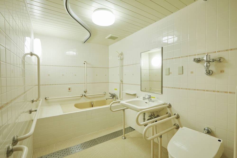 ワンちゃんルームバリアフリー対応客室（バス付）禁煙 バスルーム0 | 亀の井ホテル 塩原 ワンちゃんの宿