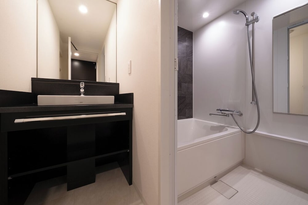 トリプルルーム バスルーム1 | ホテルビスタ東京 [築地]