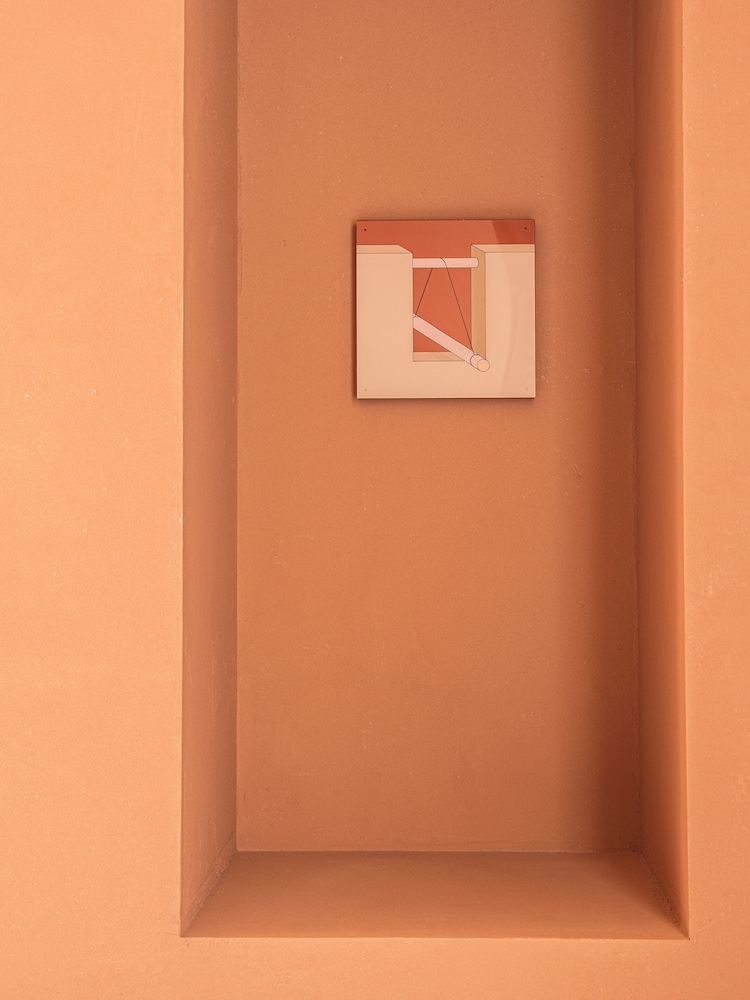 スタンダード クイーンルーム 禁煙 客室1 | BnA_WALL