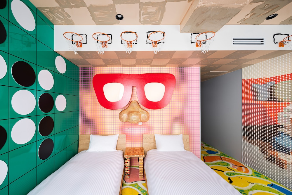 スタンダード ツインルーム 禁煙 (HARDCORE GAME ROOM) | BnA_WALL